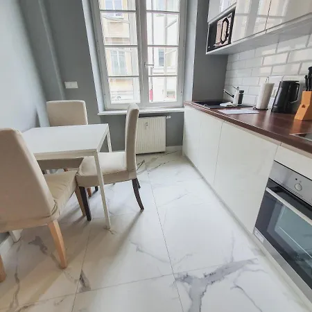 Hotel apartamentowy Royal Route 3*