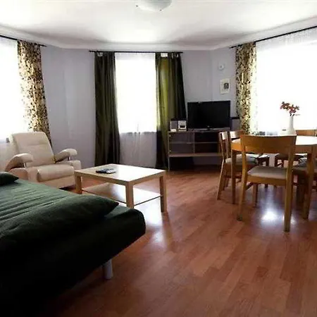 Hotel apartamentowy Royal Route 3*