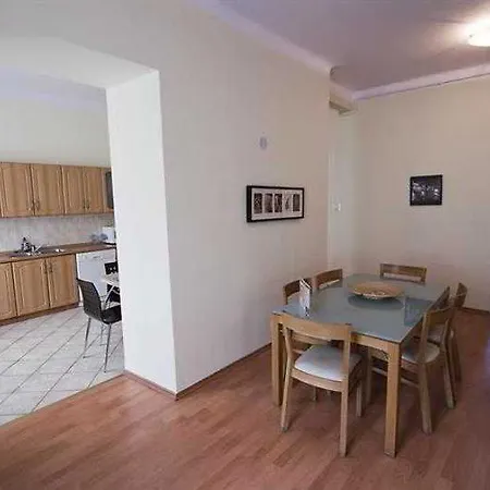 Royal Route Hotel apartamentowy 3*