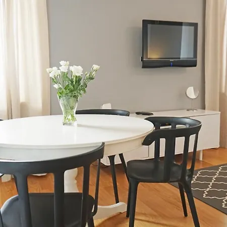 Hotel apartamentowy Royal Route 3*