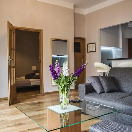 Royal Route Hotel apartamentowy 3*