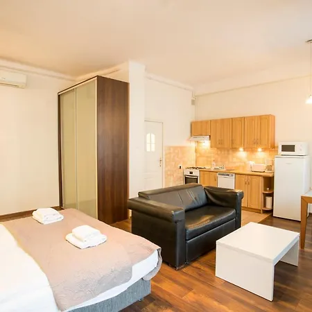 Royal Route Aparthotel 3*