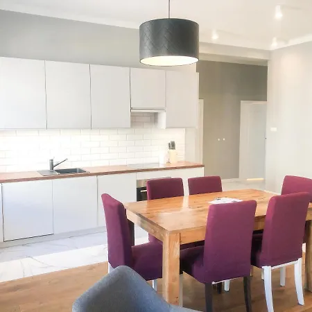 Royal Route 3* 华沙