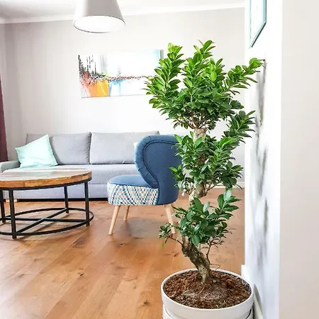 Royal Route 3* 华沙