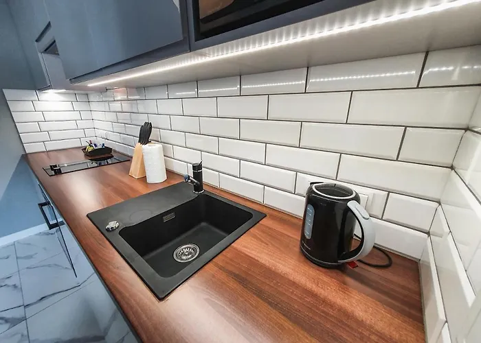 Royal Route Aparthotel 3*