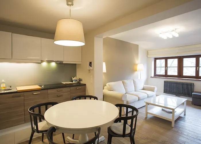 Royal Route Aparthotel