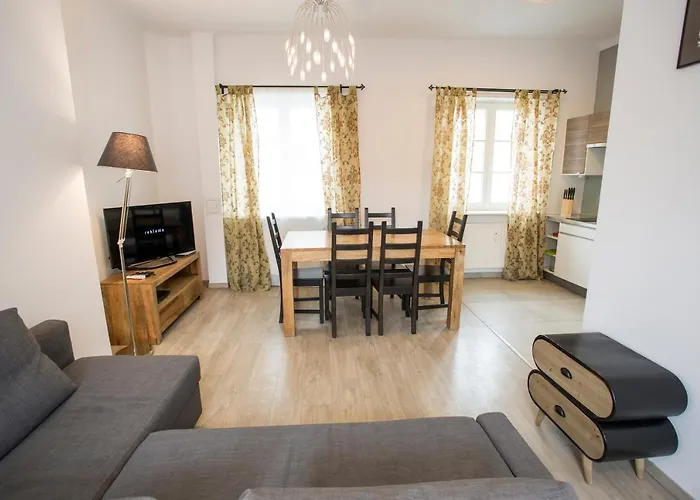 Royal Route Aparthotel 3*